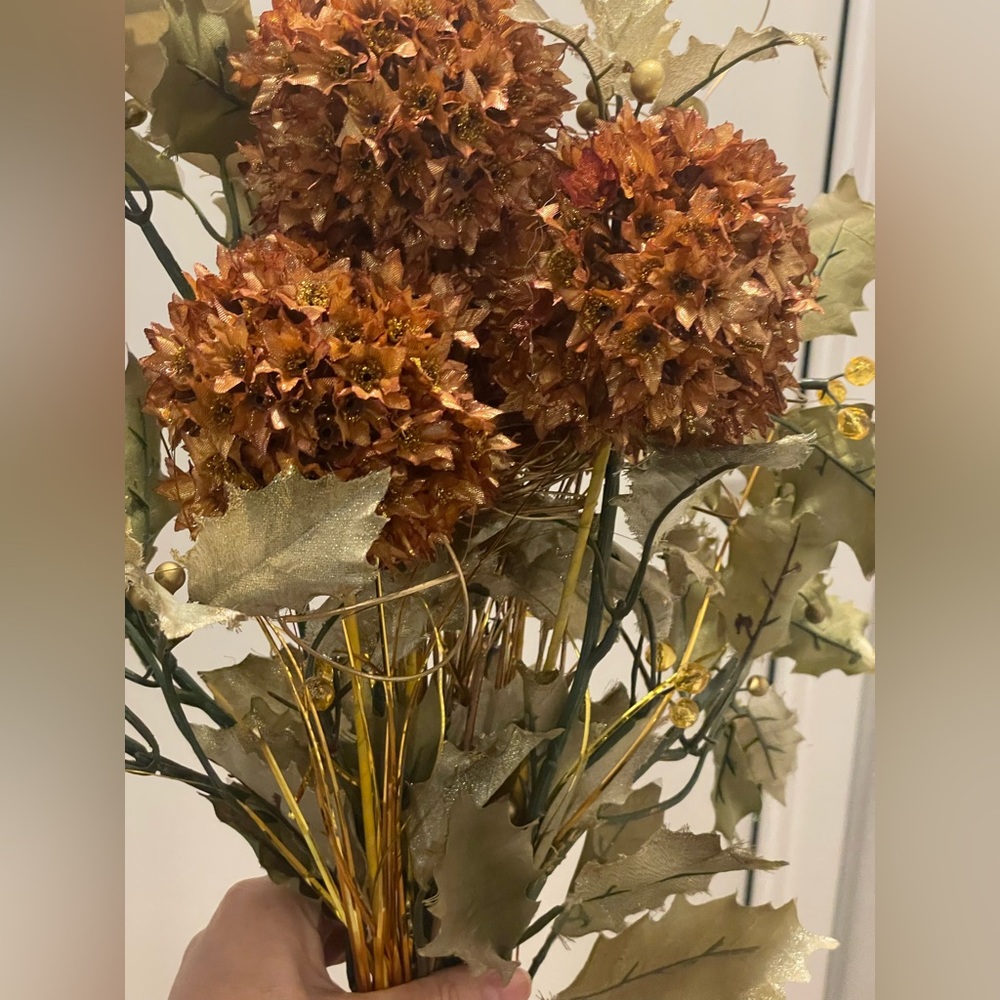 Holiday Flowers Arraignment